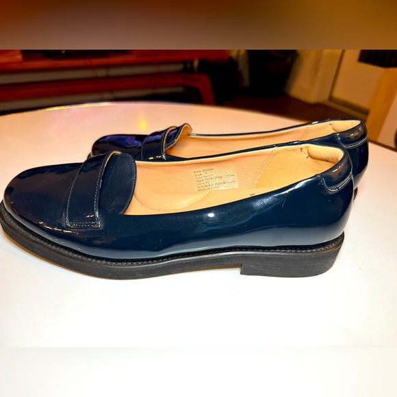 The Signature Loafer - Picture 2 of 8